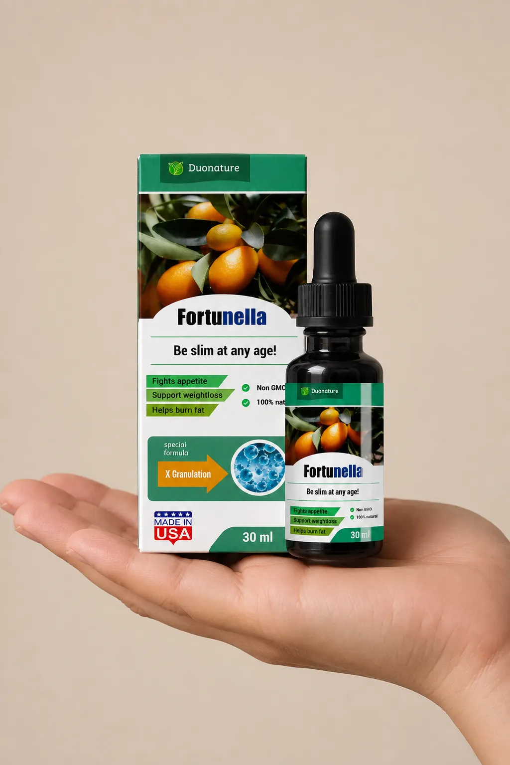 Fortunella — opakowanie w dłoni