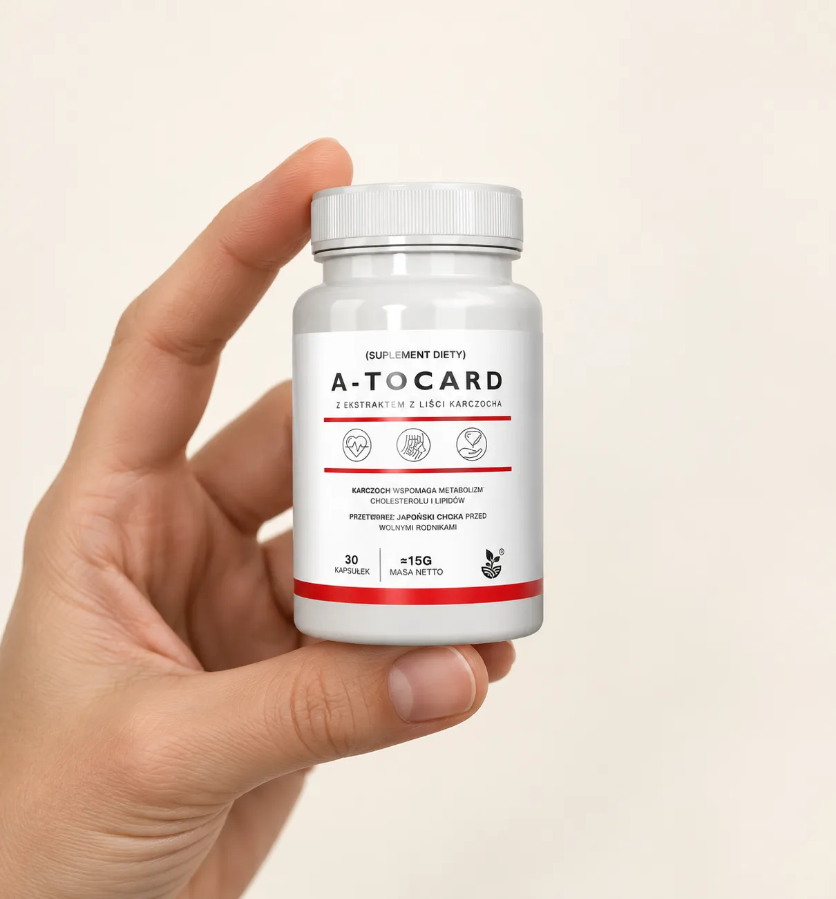 A-tocard — opakowanie w dłoni